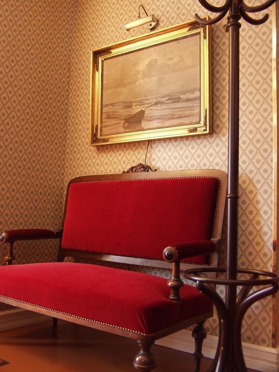 Hotel & Cafe Lanterna Науво Экстерьер фото
